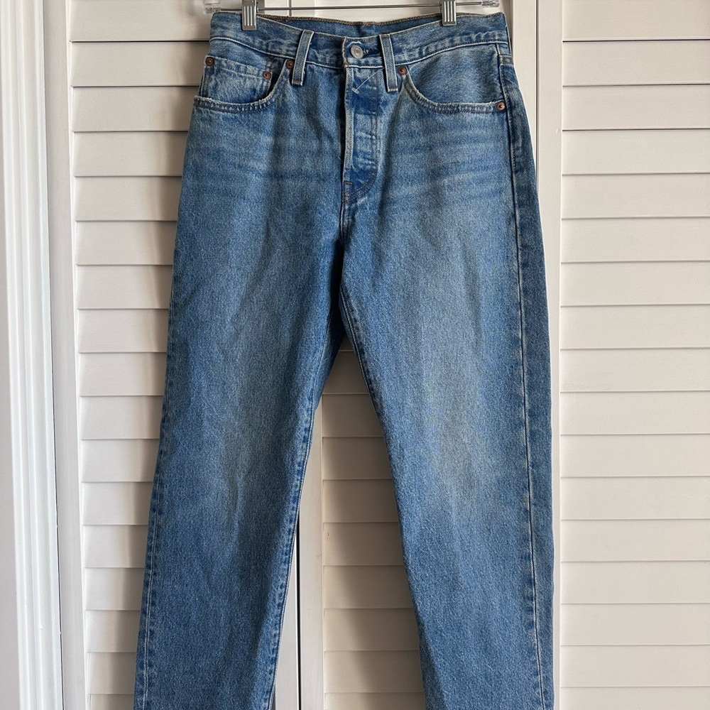 Levi’s Cropped Straight 501 Jeans